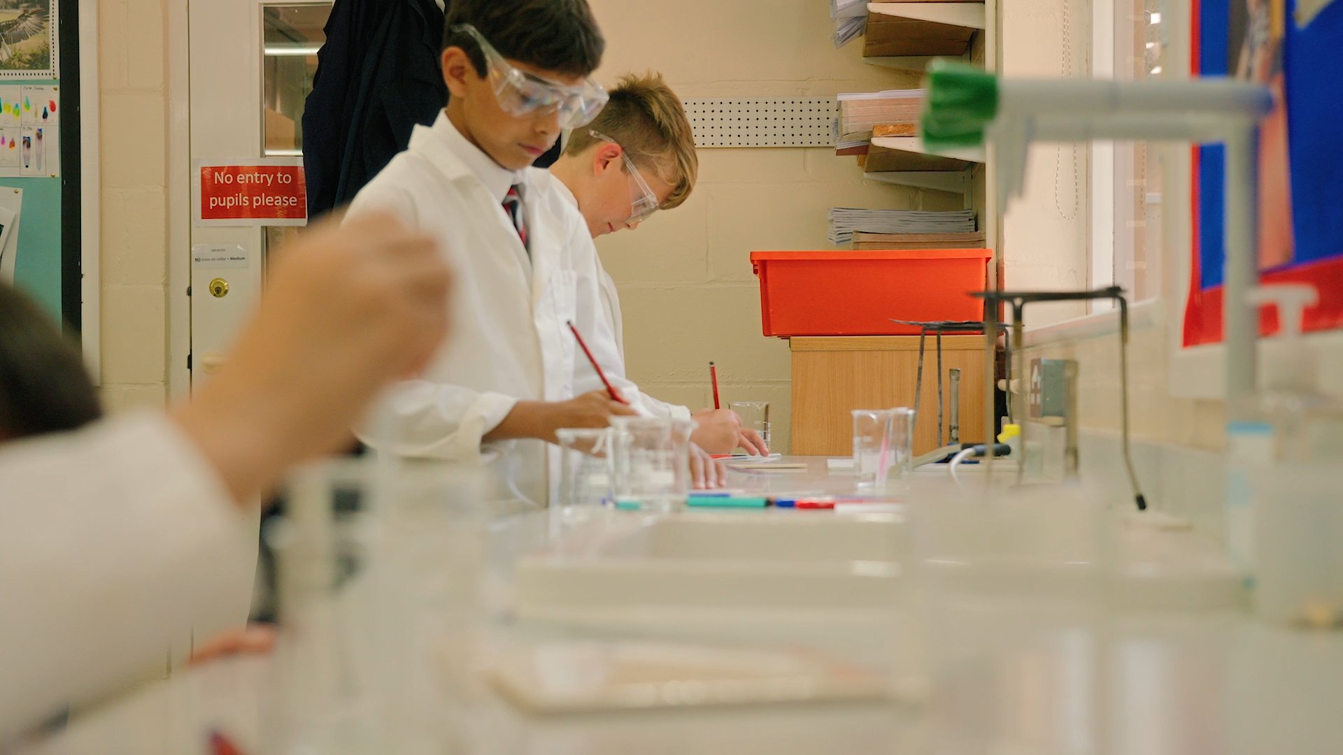 photo of two students in science classroom